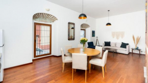 Casa Lulin - Condo 2 Bed Incredible Location! Pool and garage